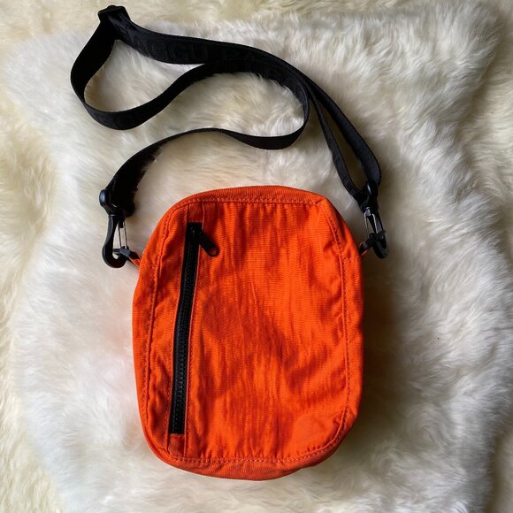 BAGGU Handbags - NWOT Baggu Sport Crossbody - Orange